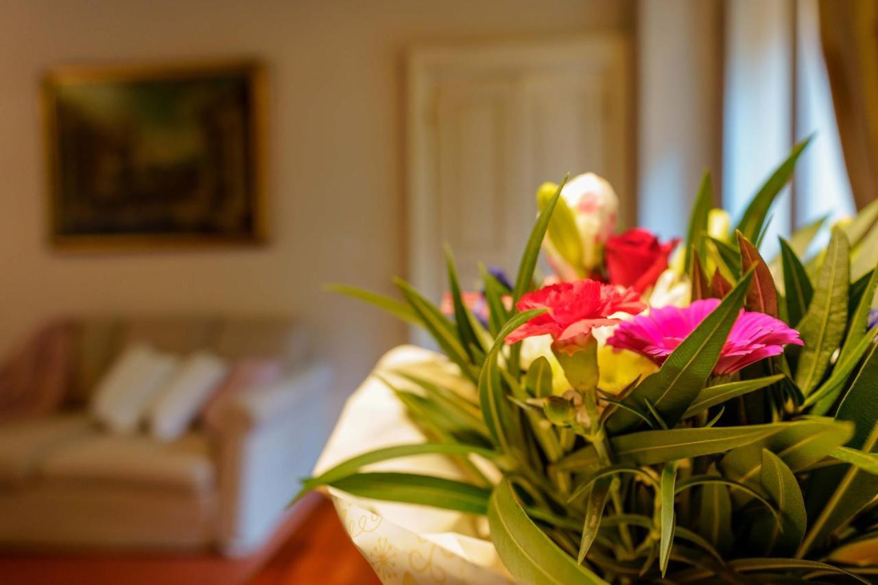 Suite Aldrovandi, With Private Garden Bolonha Exterior foto