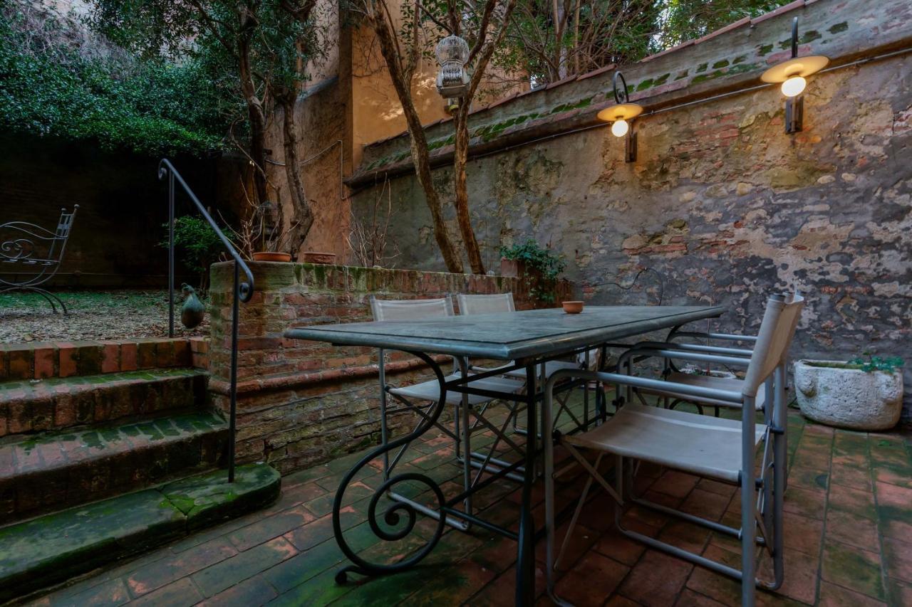 Suite Aldrovandi, With Private Garden Bolonha Exterior foto