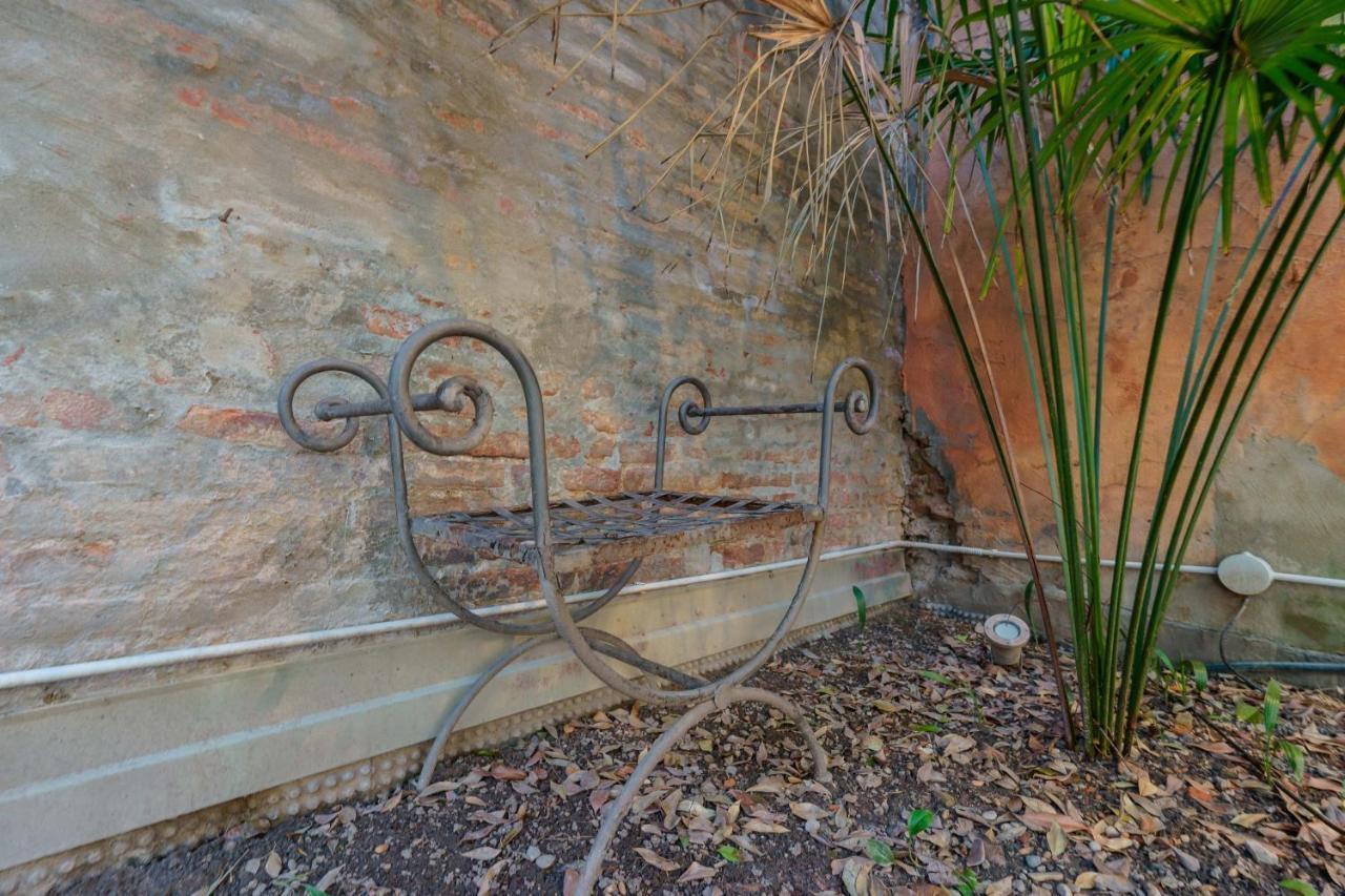 Suite Aldrovandi, With Private Garden Bolonha Exterior foto